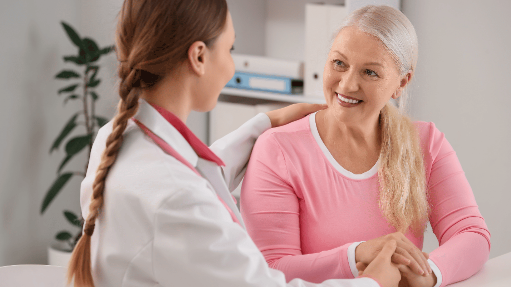 Mujer consultando con un ginecólogo por picor vulvar persistente y molestias íntimas en Las Palmas